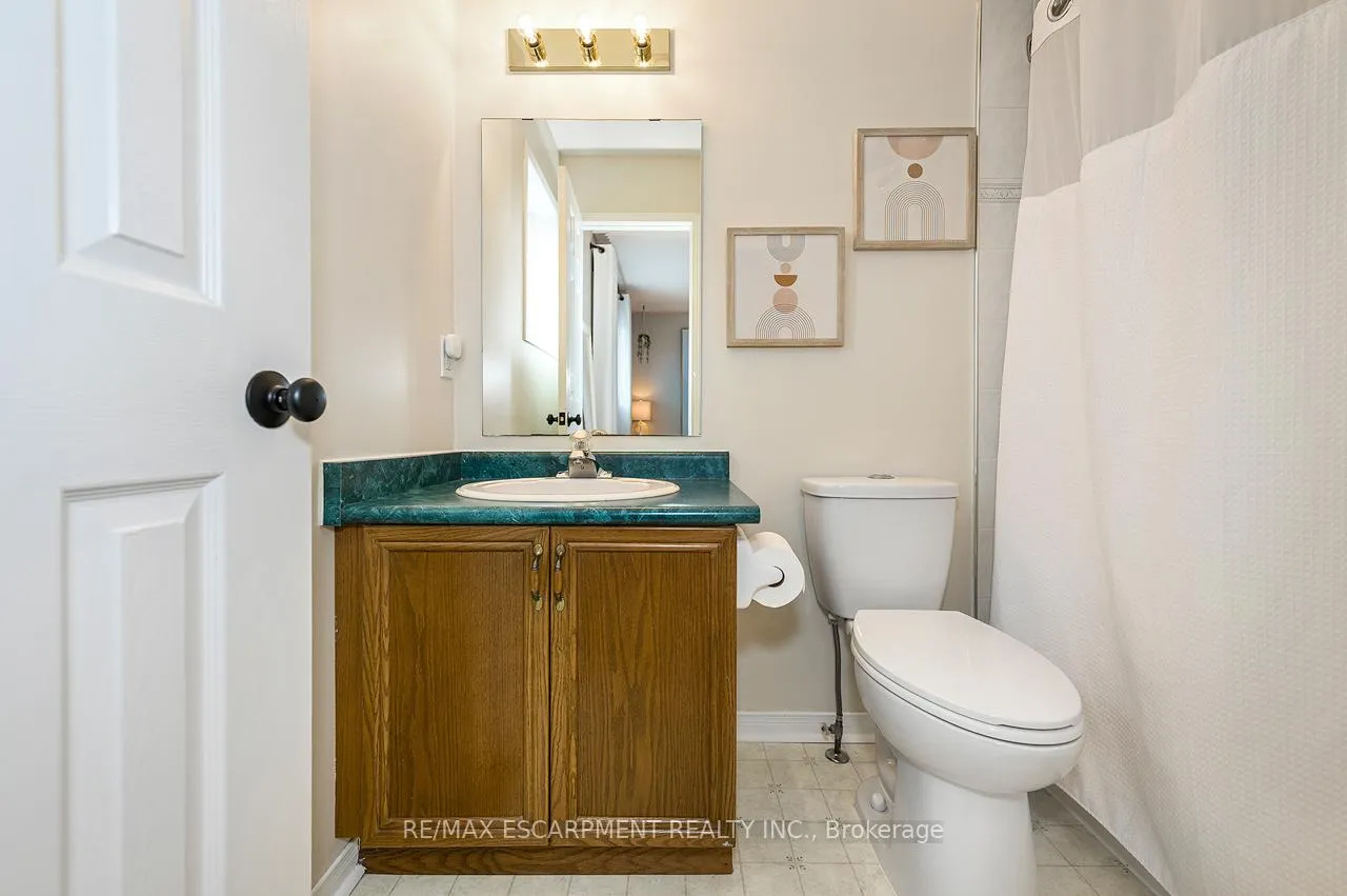 Photo 21 of 255 Hilltop Drive, North Dumfries — HOMEH