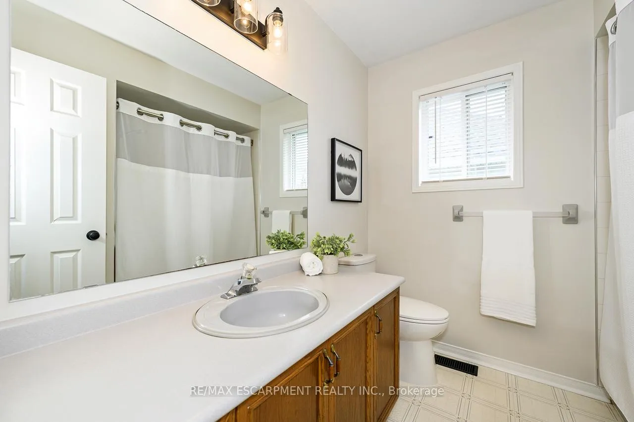 Photo 27 of 255 Hilltop Drive, North Dumfries — HOMEH