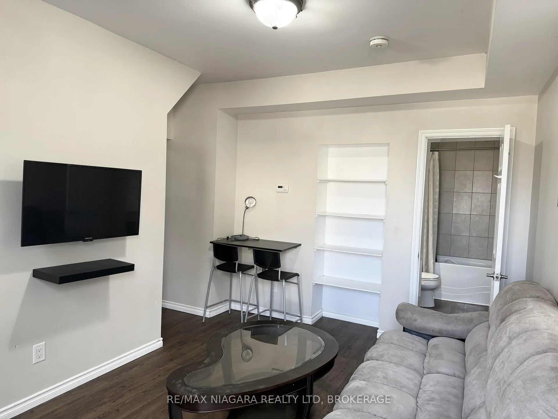 Photo 4 of Unit Unit 2, 4686 Zimmerman Avenue, Niagara Falls, Downtown — HOMEH