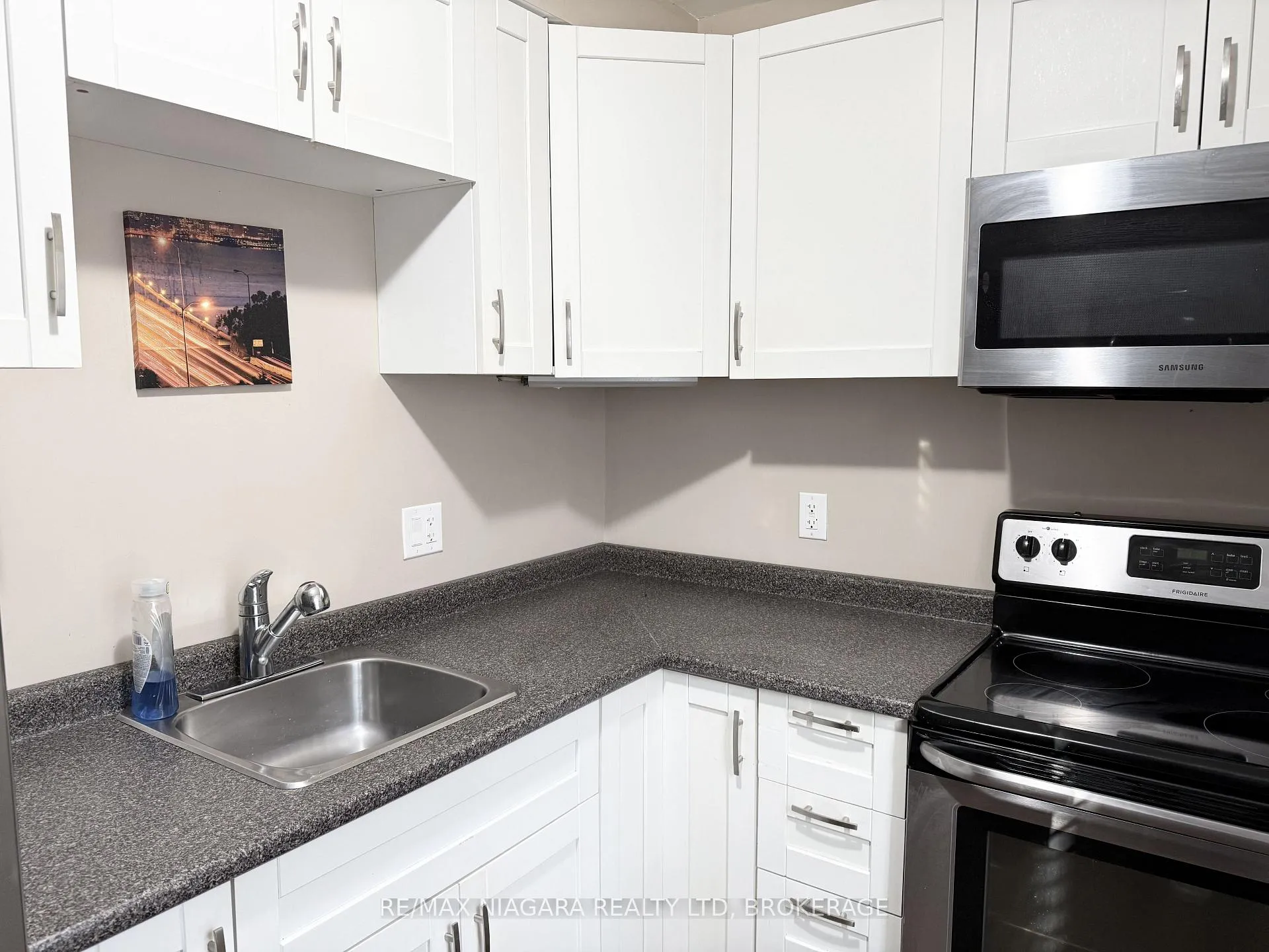 Photo 13 of Unit Unit 2, 4686 Zimmerman Avenue, Niagara Falls, Downtown — HOMEH