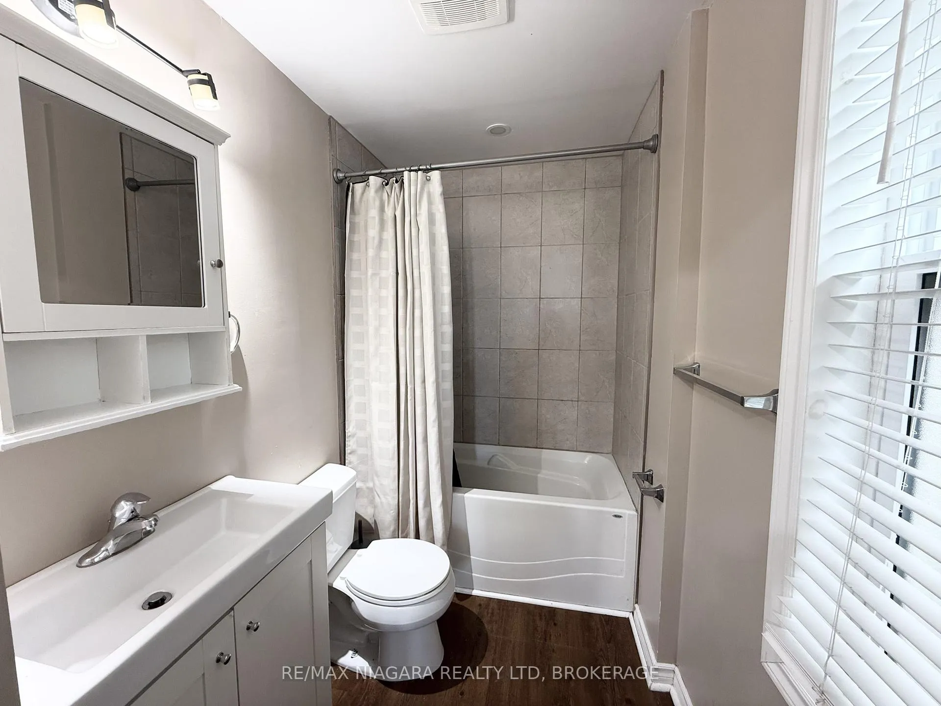 Photo 18 of Unit Unit 2, 4686 Zimmerman Avenue, Niagara Falls, Downtown — HOMEH