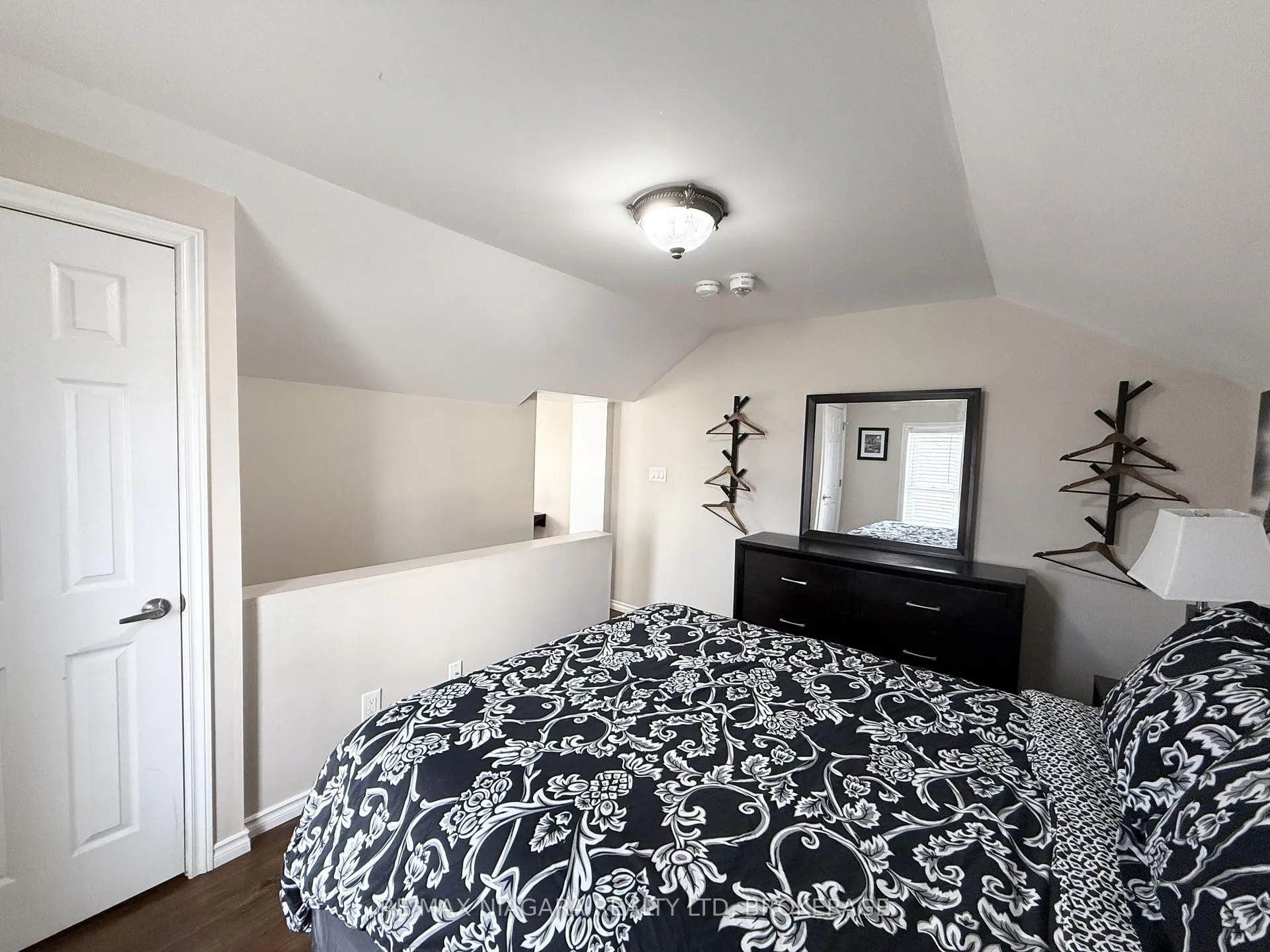 Photo 24 of Unit Unit 2, 4686 Zimmerman Avenue, Niagara Falls, Downtown — HOMEH