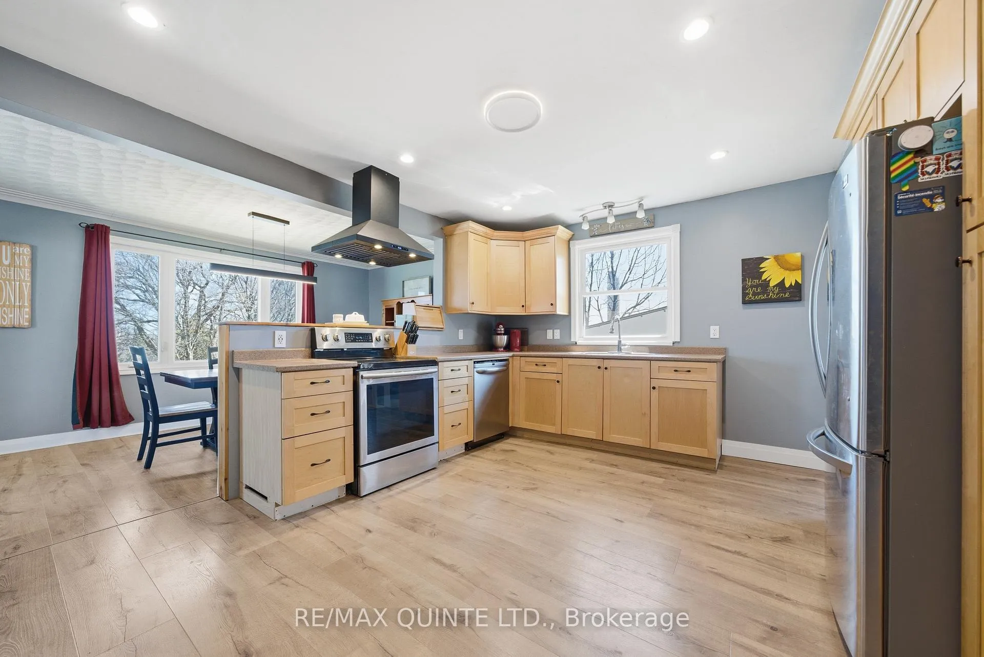 Photo 2 of 13 Sutcliffe Boulevard, Quinte West, Trenton Ward — HOMEH