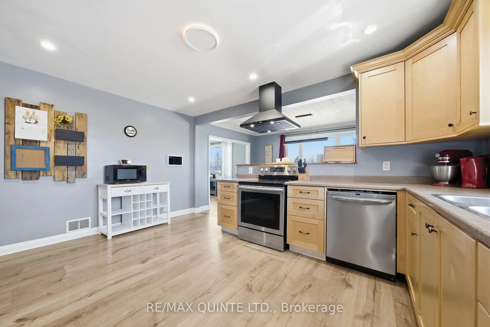 Photo 5 of 13 Sutcliffe Boulevard, Quinte West, Trenton Ward — HOMEH