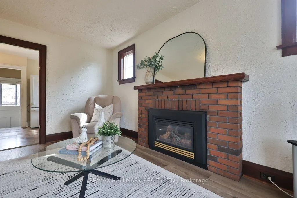 Photo 3 of 116 Mill Street S, Brampton, Downtown Brampton — HOMEH