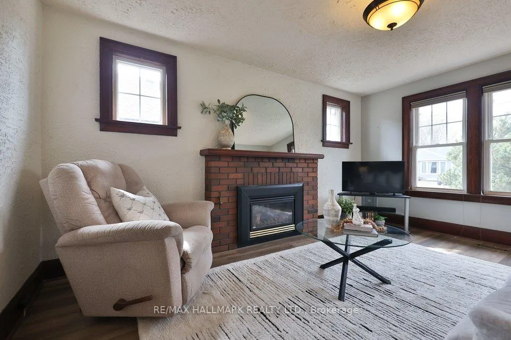 Photo 4 of 116 Mill Street S, Brampton, Downtown Brampton — HOMEH