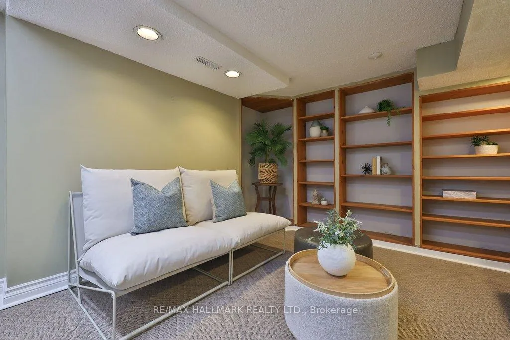 Photo 19 of 116 Mill Street S, Brampton, Downtown Brampton — HOMEH