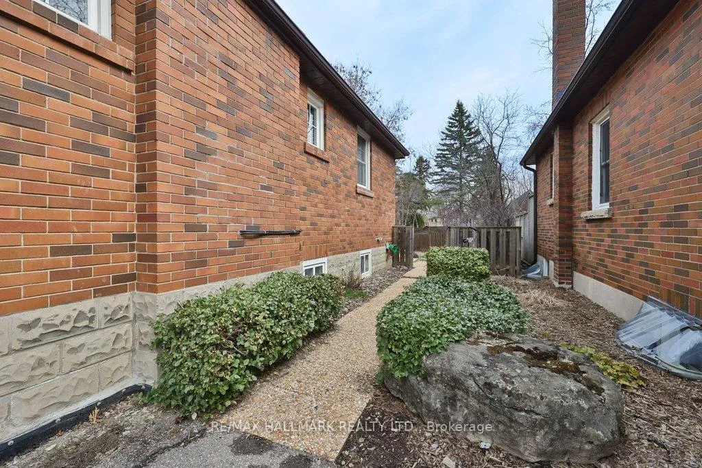 Photo 25 of 116 Mill Street S, Brampton, Downtown Brampton — HOMEH