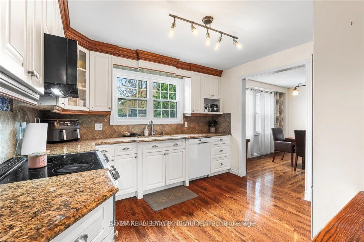 Photo 10 of 8 Lakeview Heights, Brighton — HOMEH