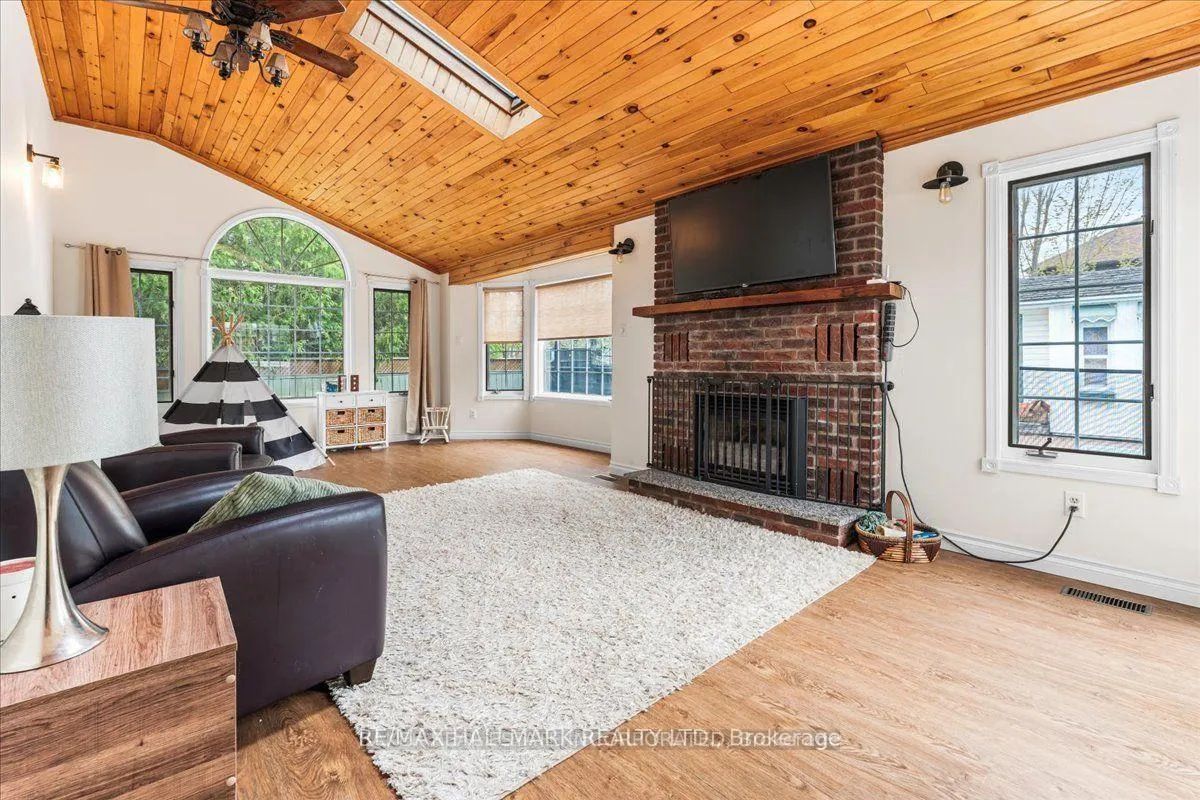 Photo 13 of 8 Lakeview Heights, Brighton — HOMEH