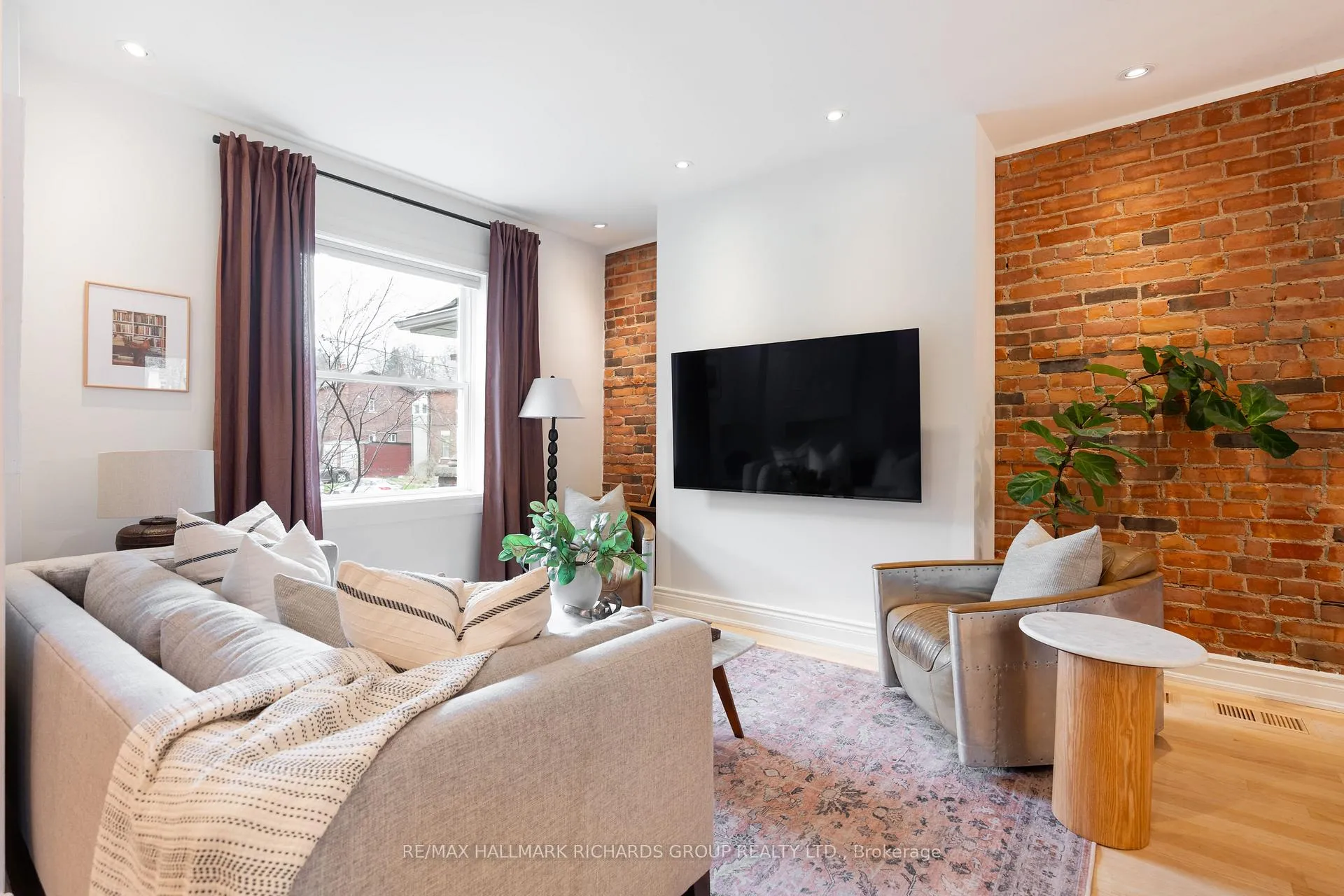 Photo 4 of 47 Sparkhall Avenue, Toronto, North Riverdale — HOMEH
