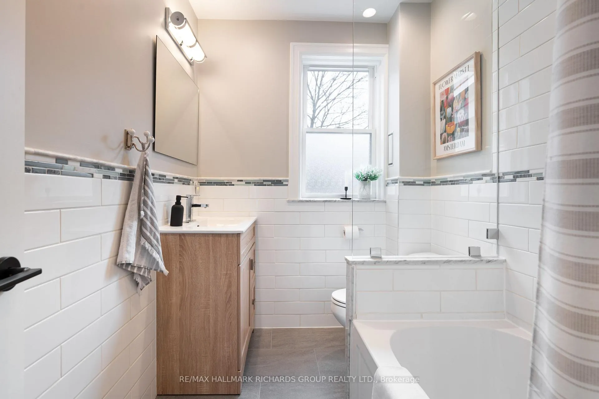 Photo 14 of 47 Sparkhall Avenue, Toronto, North Riverdale — HOMEH