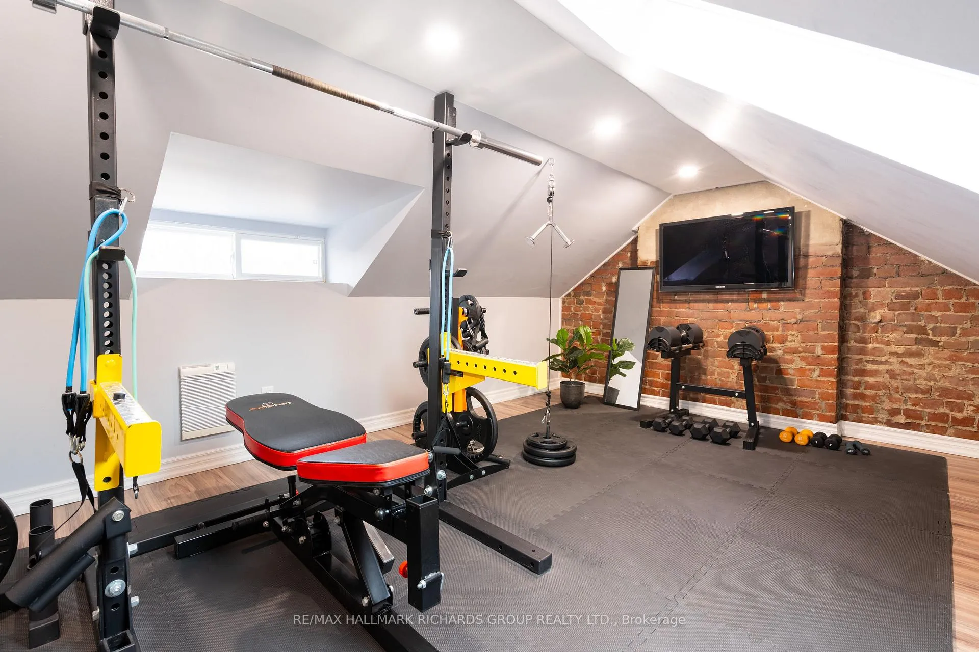 Photo 19 of 47 Sparkhall Avenue, Toronto, North Riverdale — HOMEH