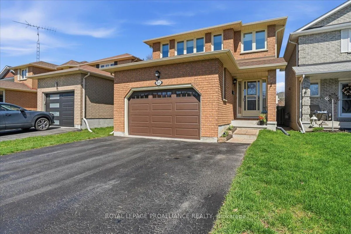 Photo 2 of 10 Fieldcrest Avenue, Clarington, Courtice — HOMEH