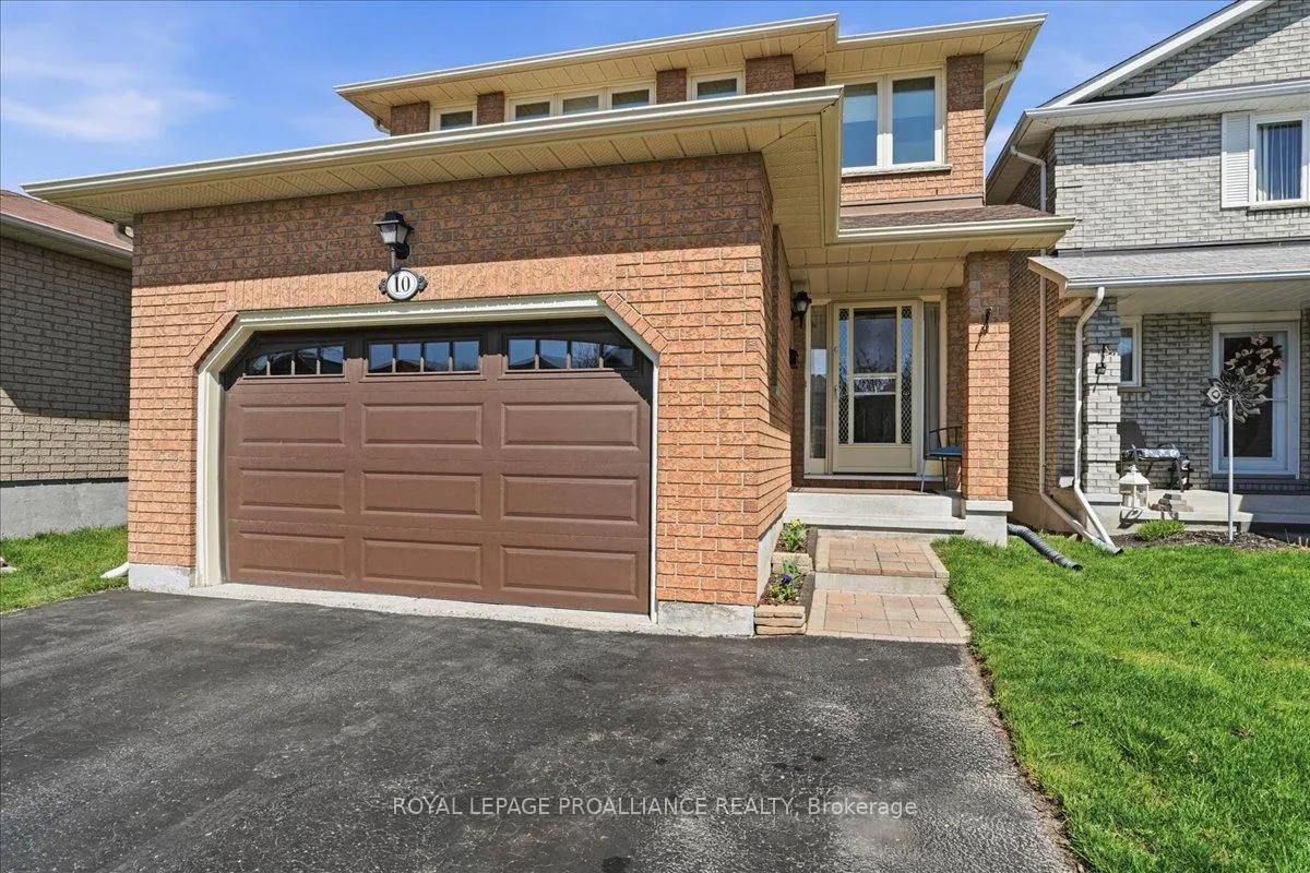 Photo 3 of 10 Fieldcrest Avenue, Clarington, Courtice — HOMEH