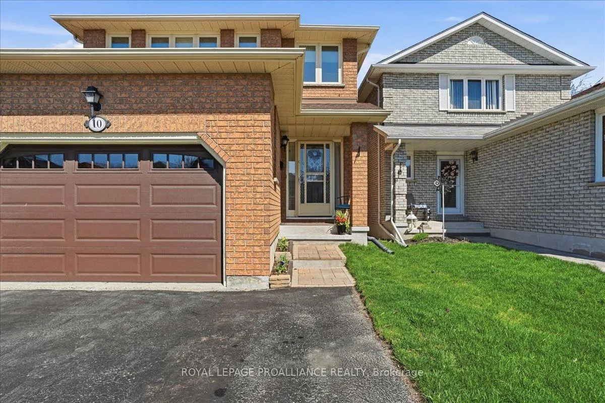 Photo 4 of 10 Fieldcrest Avenue, Clarington, Courtice — HOMEH