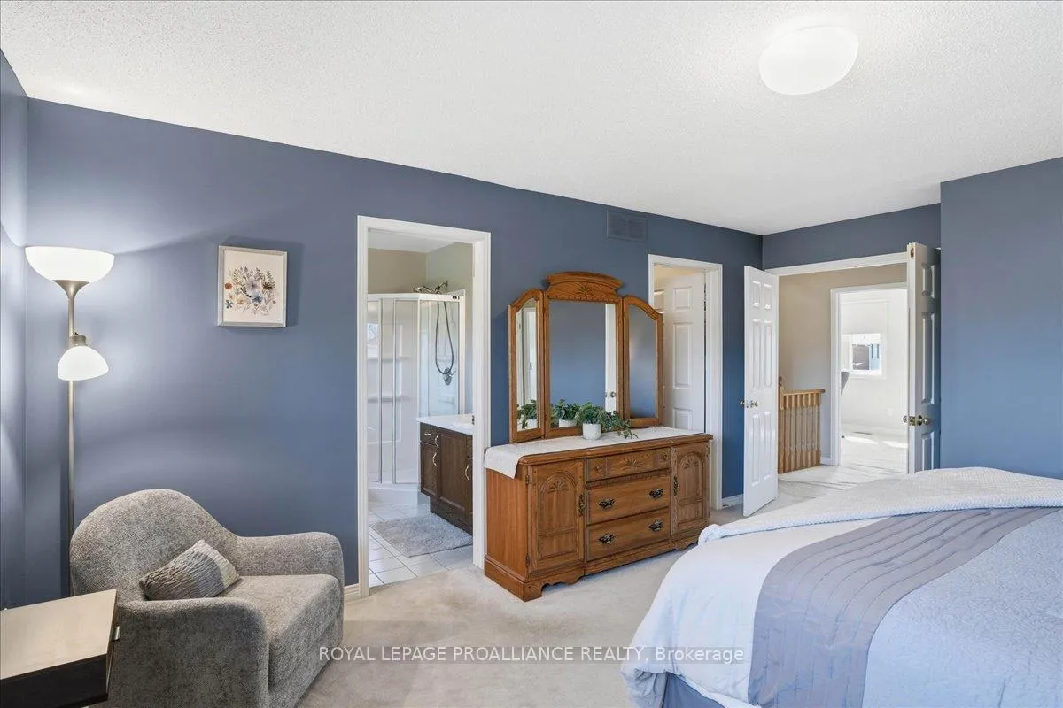 Photo 12 of 10 Fieldcrest Avenue, Clarington, Courtice — HOMEH