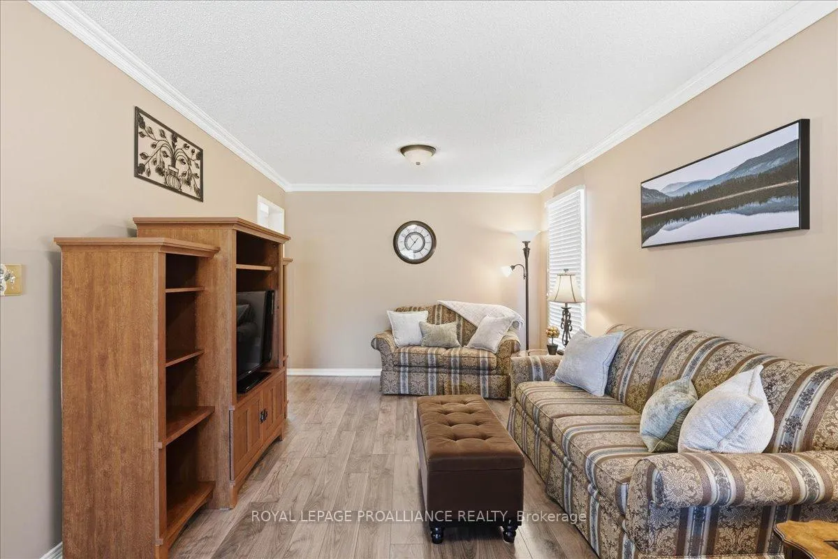Photo 24 of 10 Fieldcrest Avenue, Clarington, Courtice — HOMEH