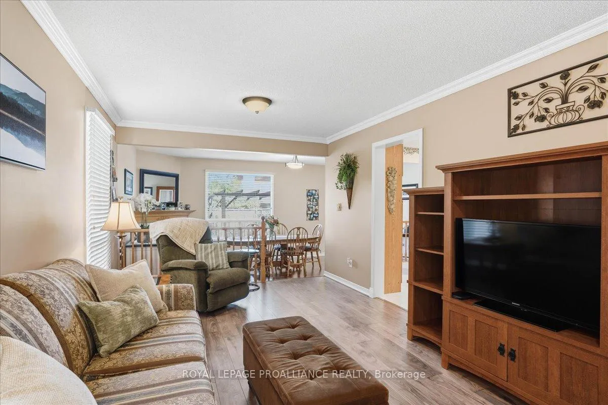 Photo 25 of 10 Fieldcrest Avenue, Clarington, Courtice — HOMEH