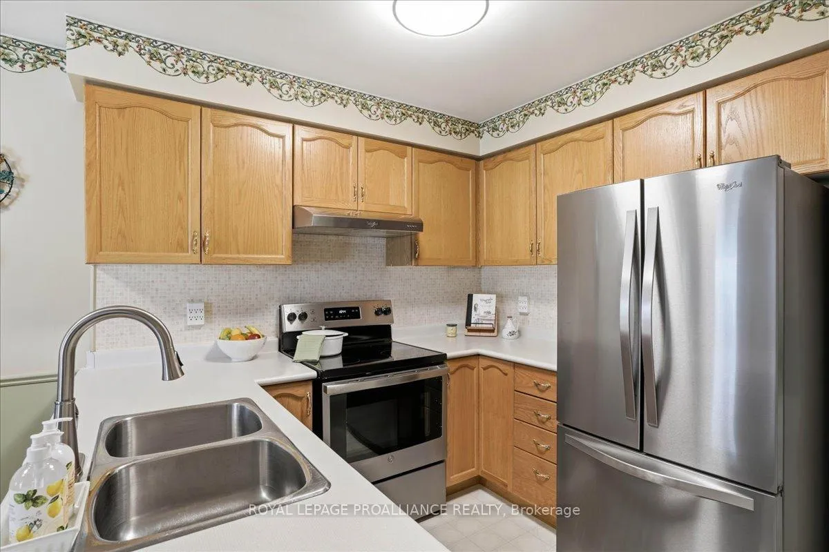 Photo 34 of 10 Fieldcrest Avenue, Clarington, Courtice — HOMEH