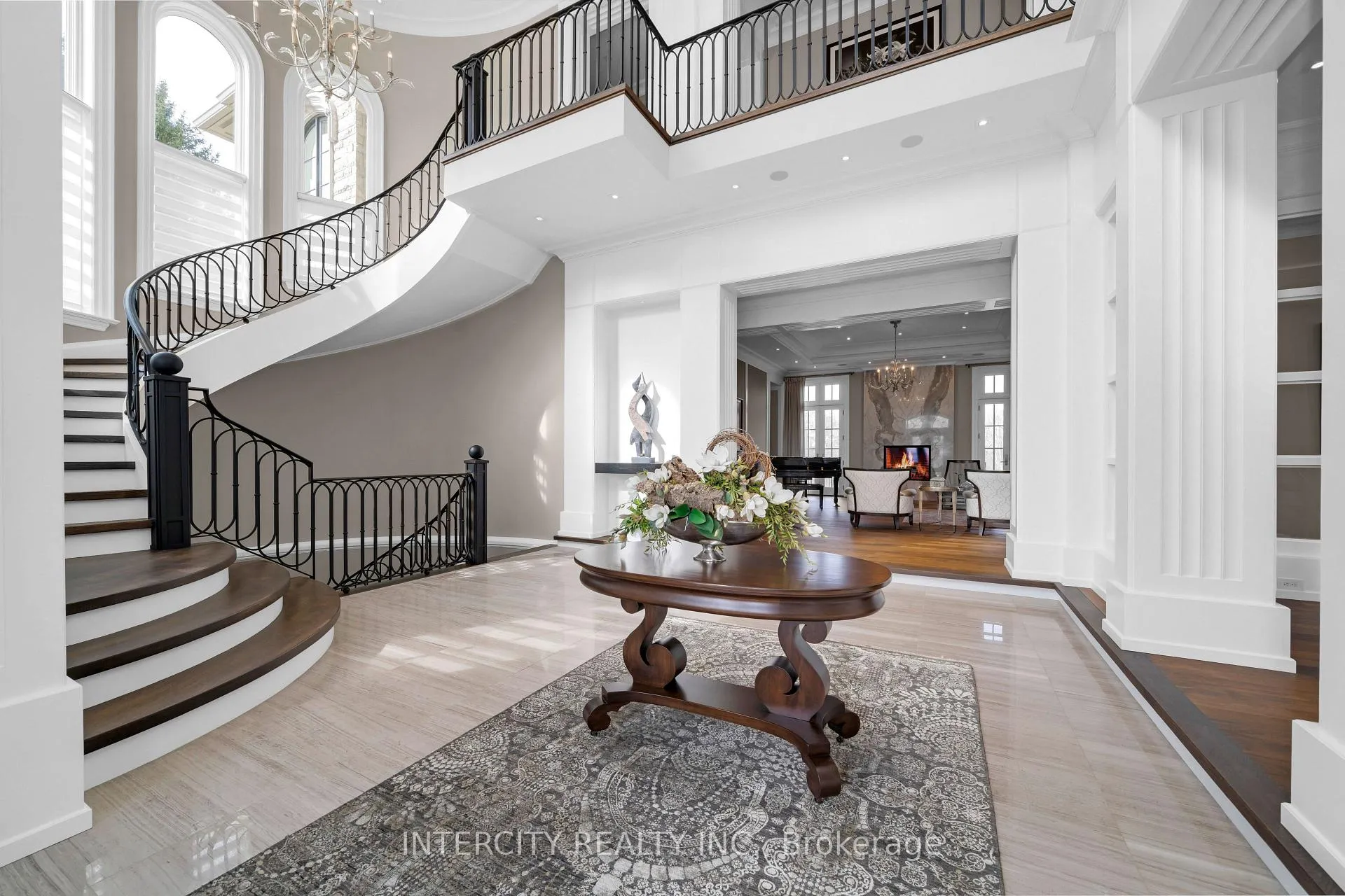 Photo 6 of 20 Orico Court, Vaughan, Kleinburg — HOMEH