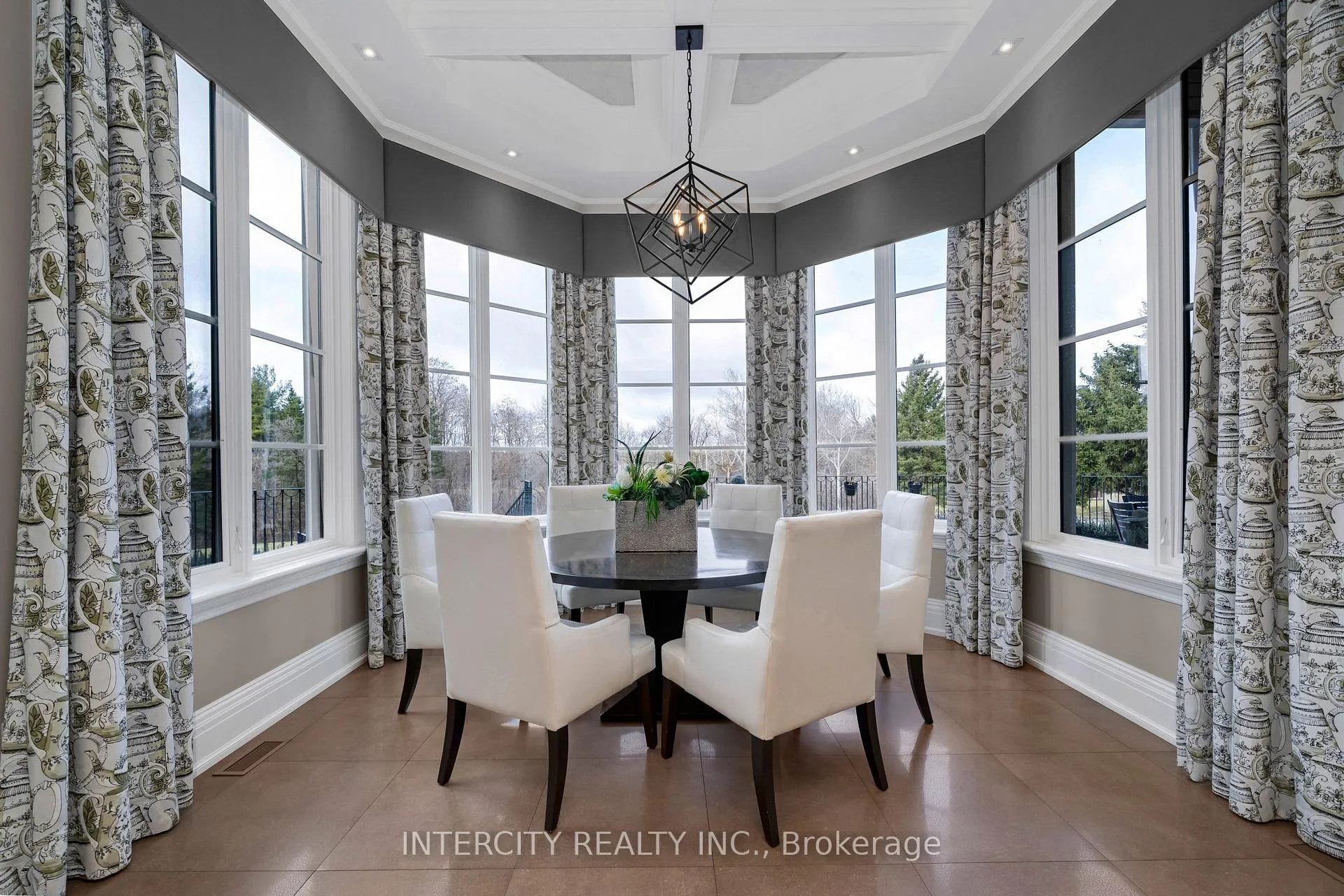 Photo 13 of 20 Orico Court, Vaughan, Kleinburg — HOMEH