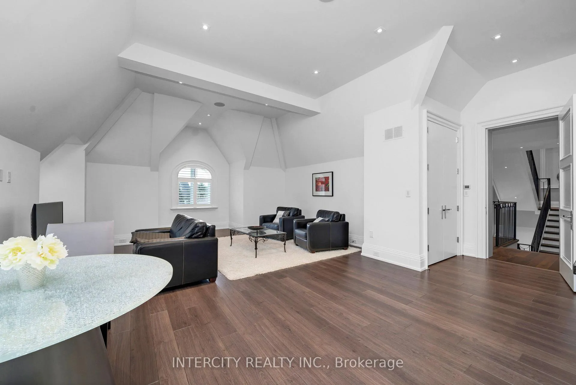 Photo 19 of 20 Orico Court, Vaughan, Kleinburg — HOMEH
