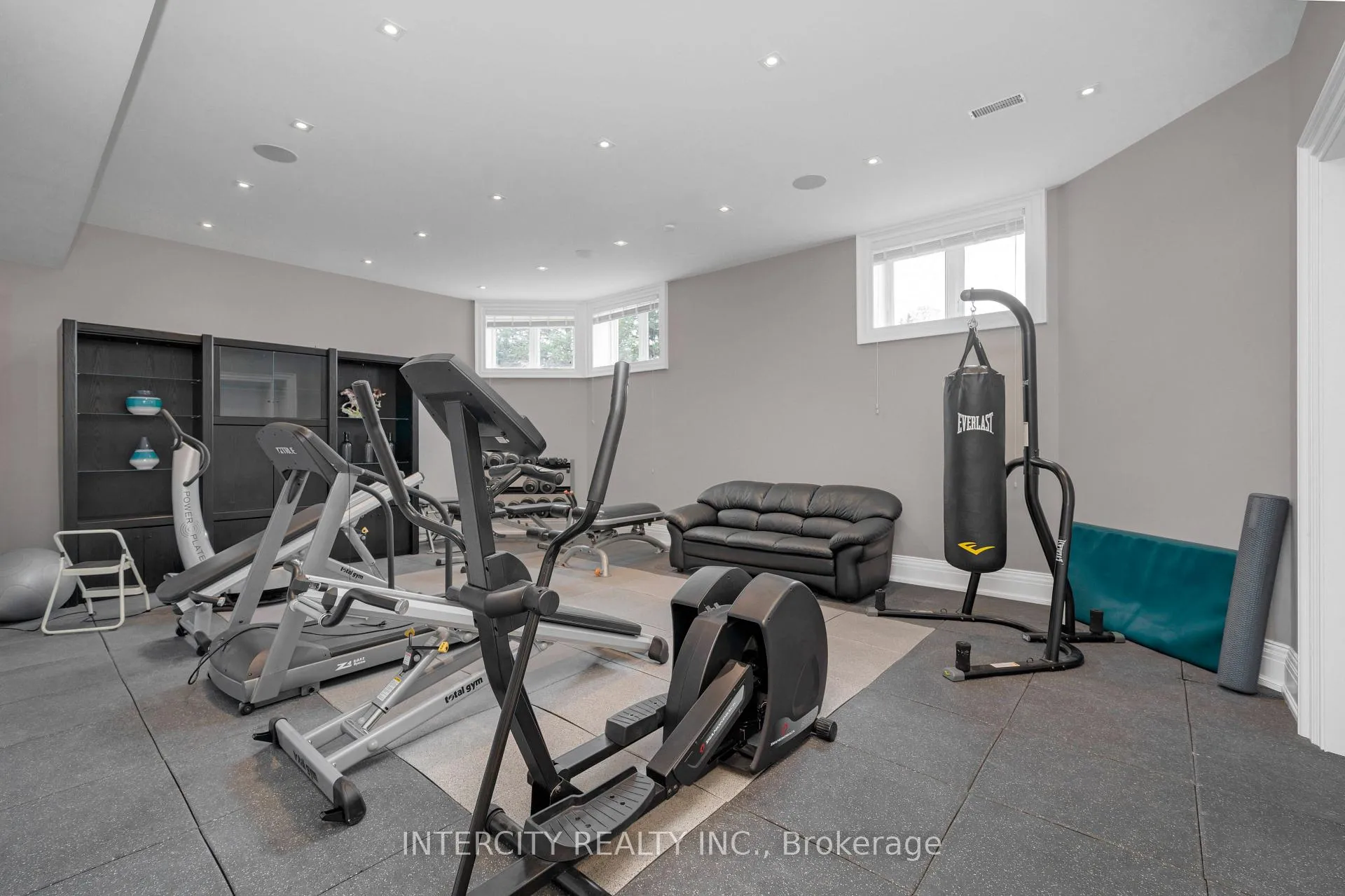 Photo 28 of 20 Orico Court, Vaughan, Kleinburg — HOMEH