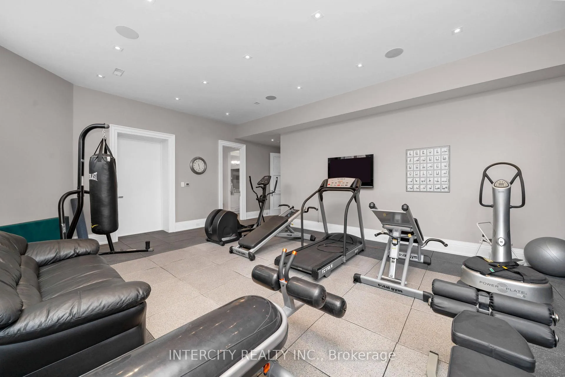 Photo 29 of 20 Orico Court, Vaughan, Kleinburg — HOMEH