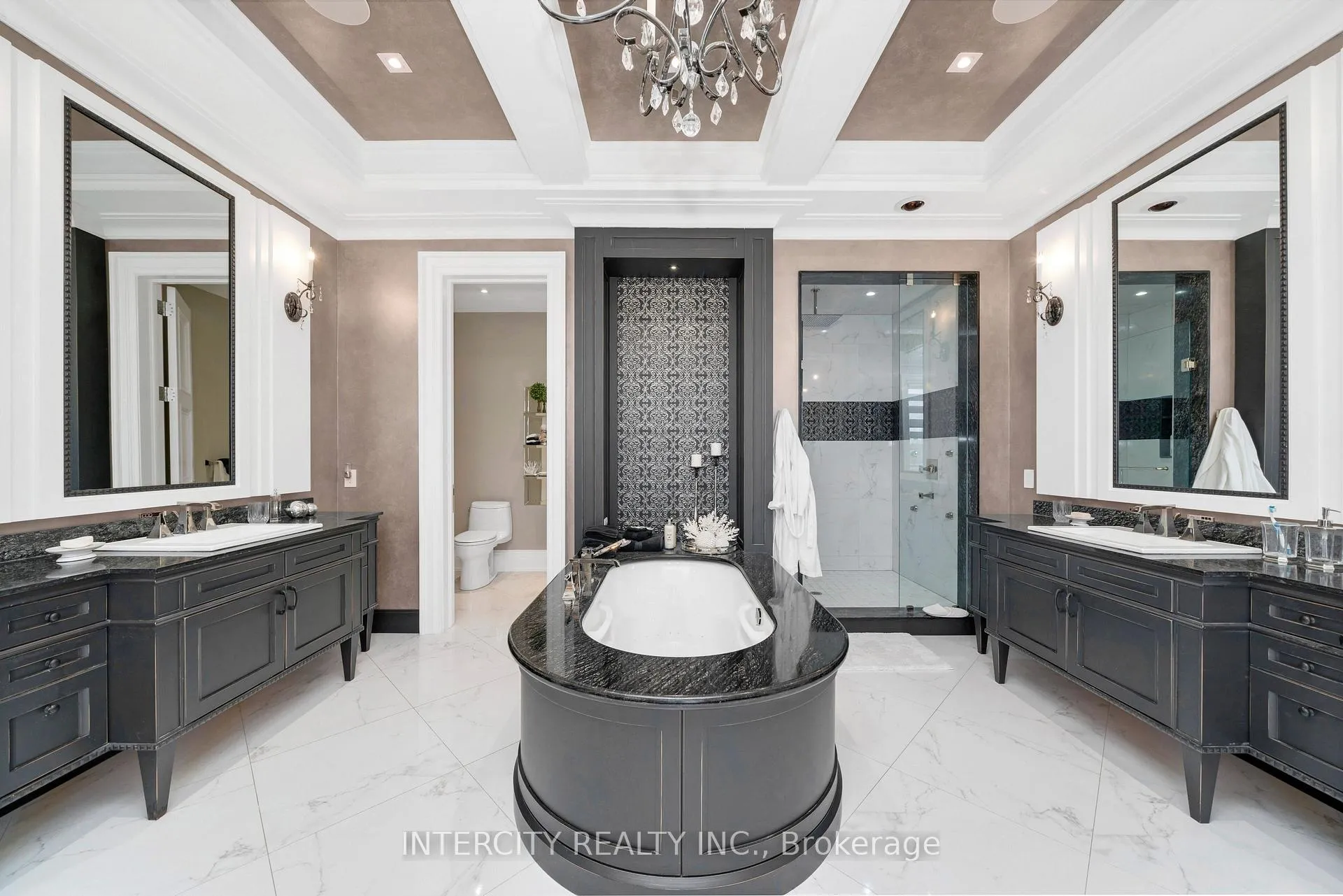Photo 34 of 20 Orico Court, Vaughan, Kleinburg — HOMEH