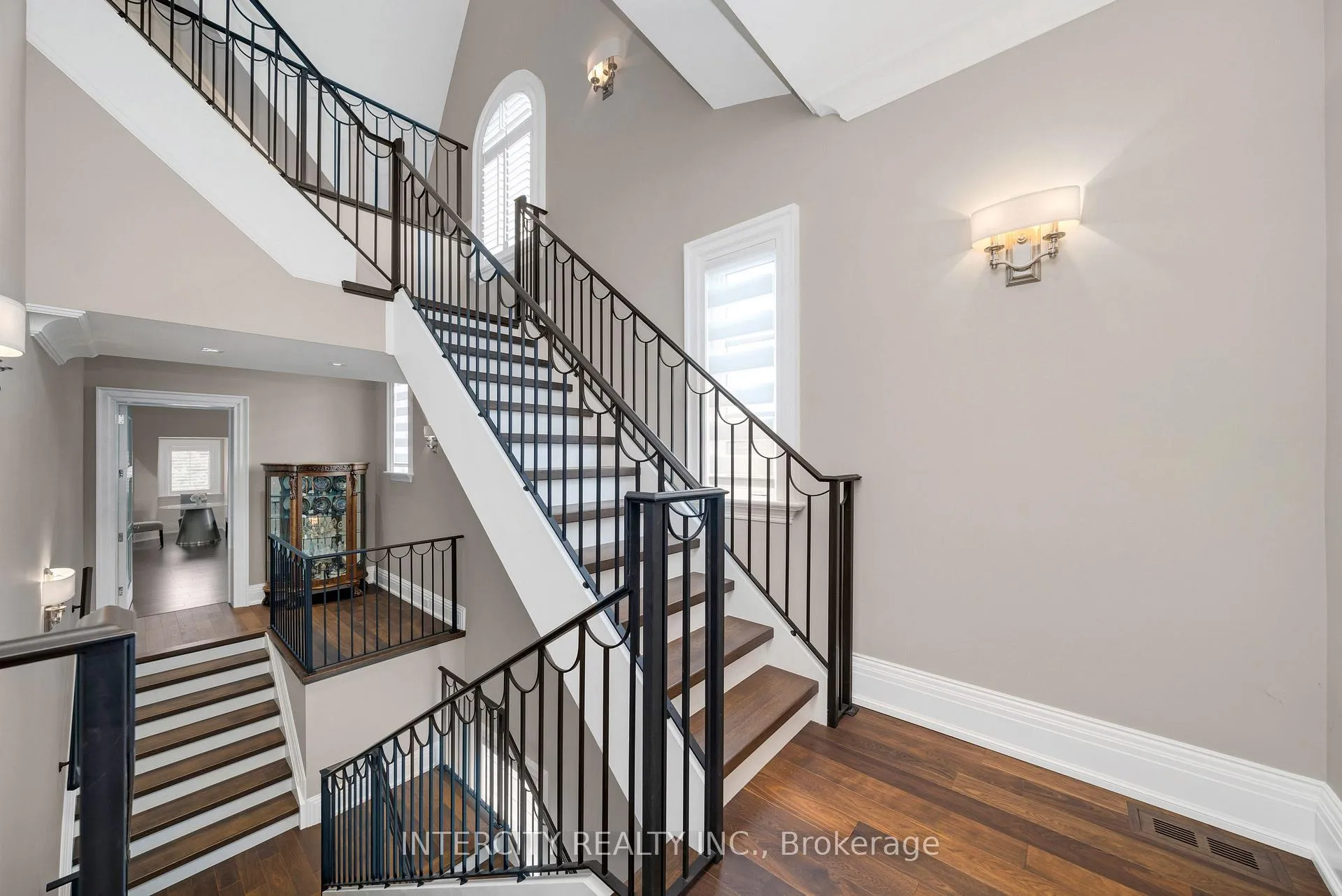 Photo 37 of 20 Orico Court, Vaughan, Kleinburg — HOMEH