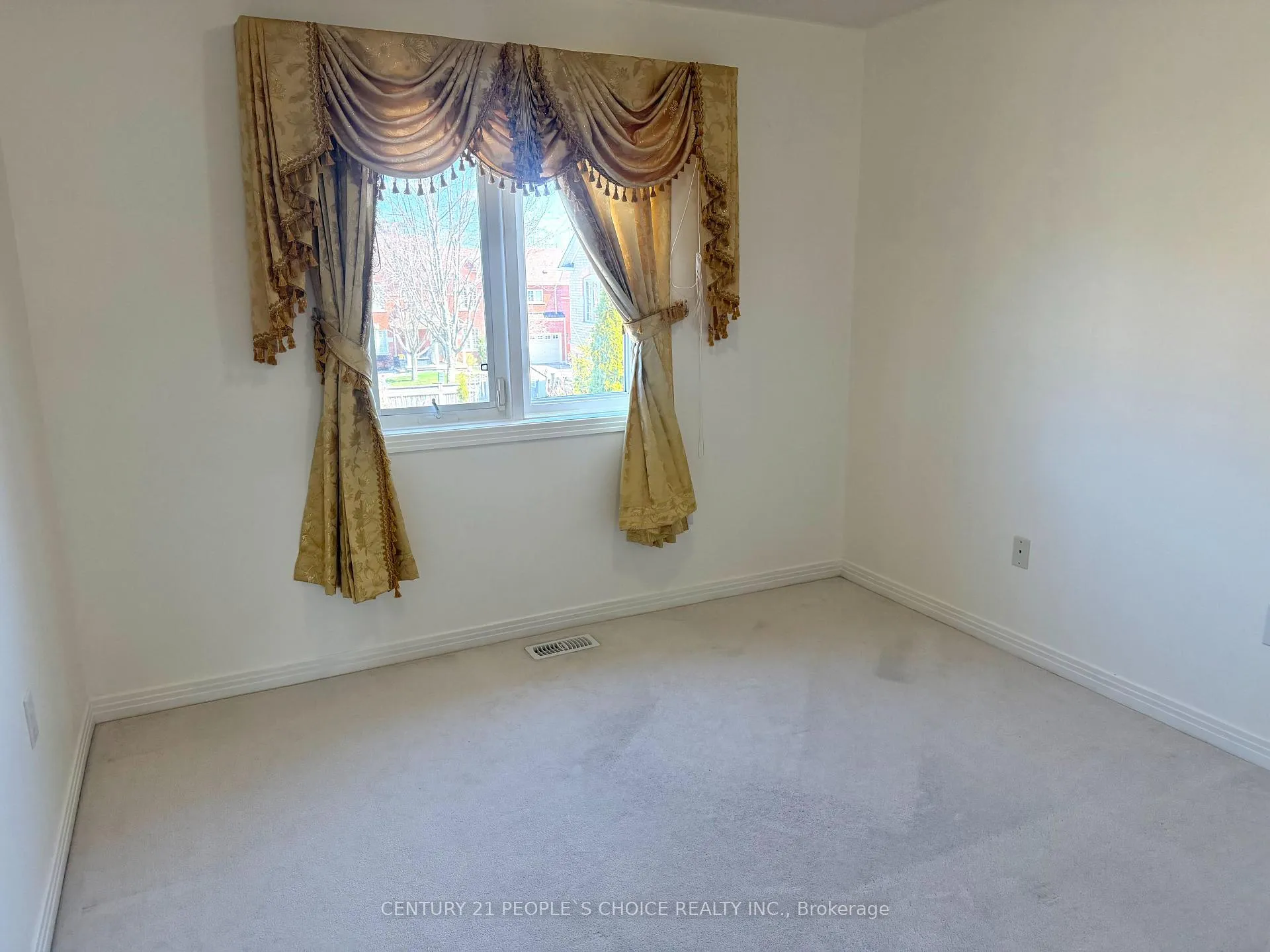 Photo 14 of 79 Beare Trail, Newmarket, Woodland Hill — HOMEH