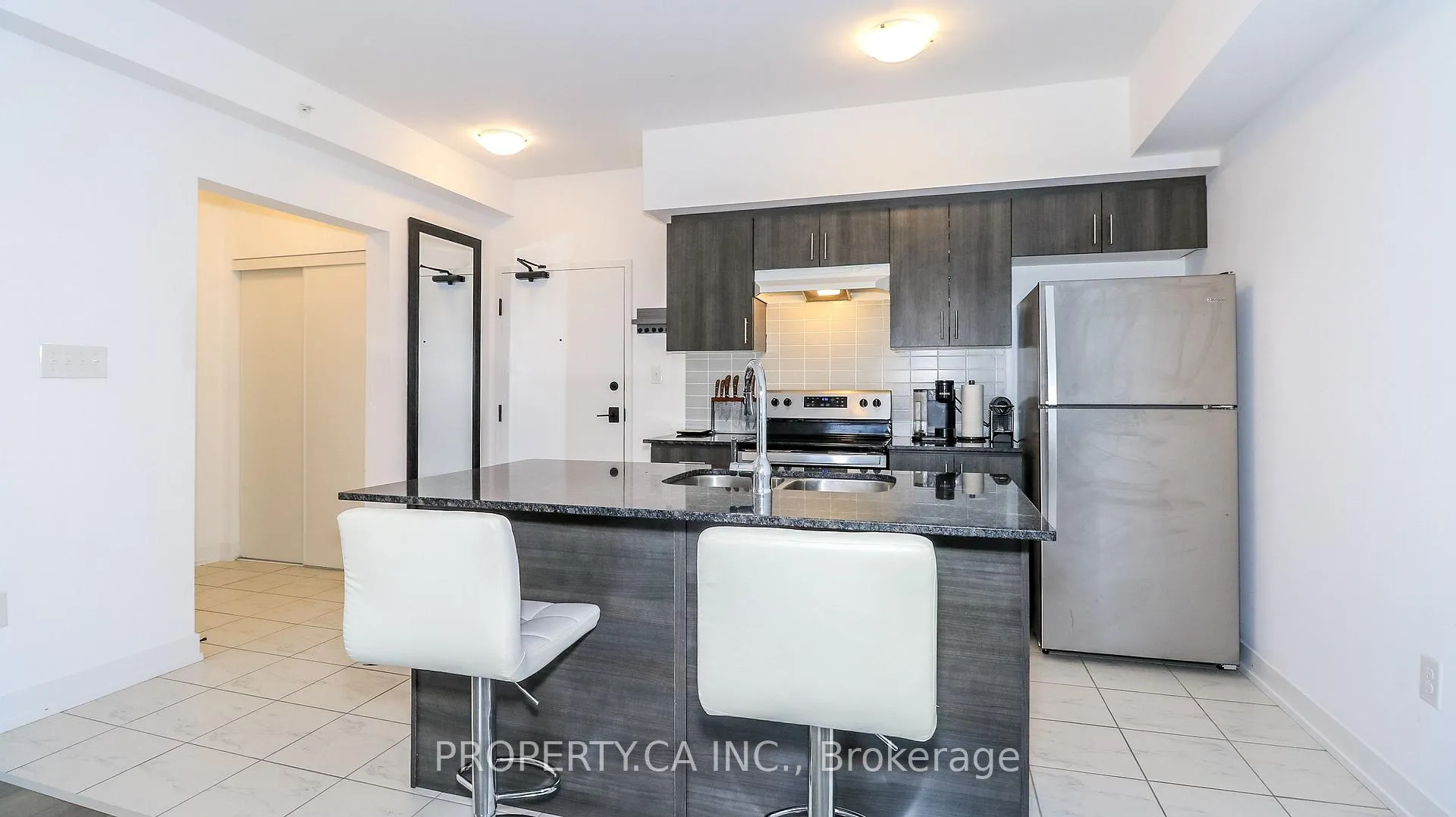 Photo 2 of Unit 212, 4 Spice Way, Barrie, Rural Barrie Southeast — HOMEH