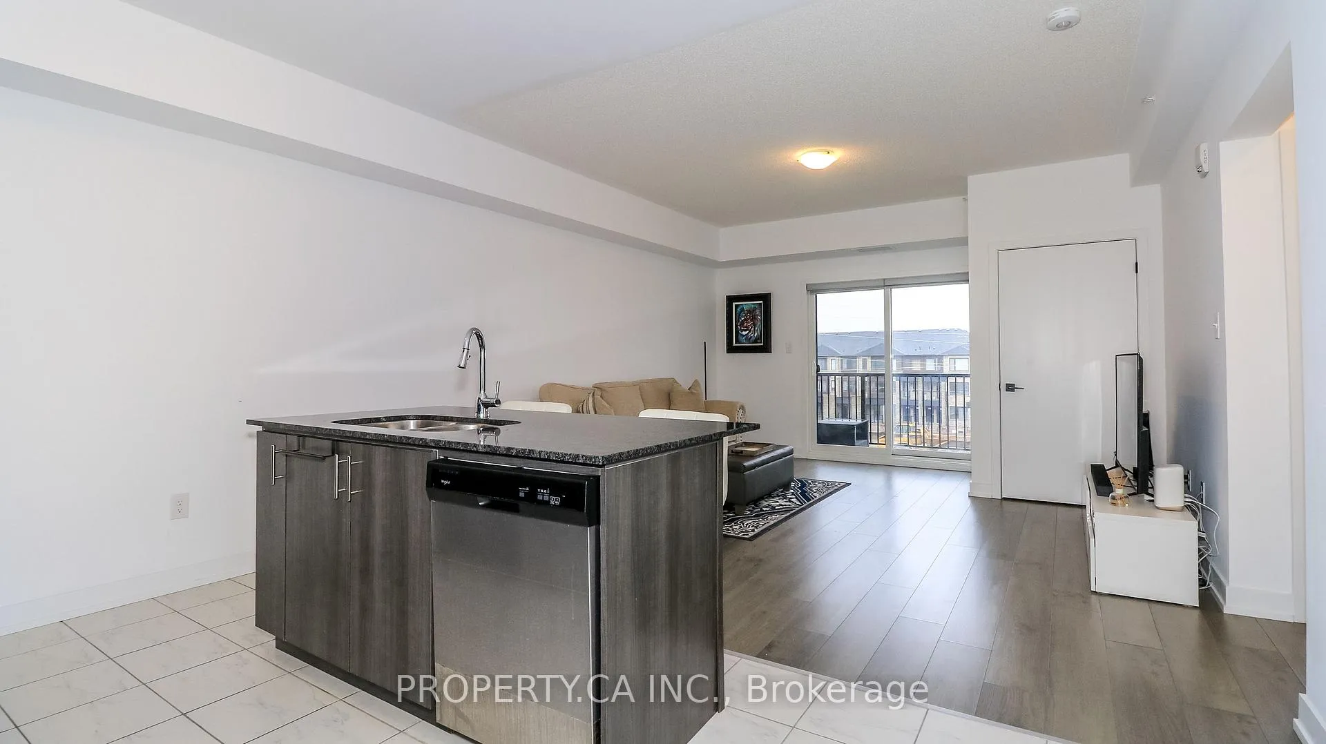 Photo 4 of Unit 212, 4 Spice Way, Barrie, Rural Barrie Southeast — HOMEH
