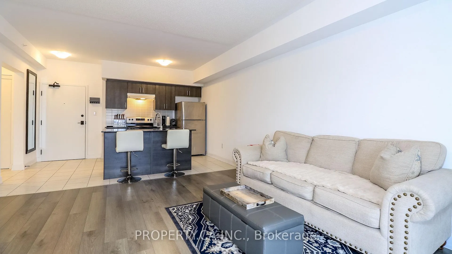 Photo 5 of Unit 212, 4 Spice Way, Barrie, Rural Barrie Southeast — HOMEH