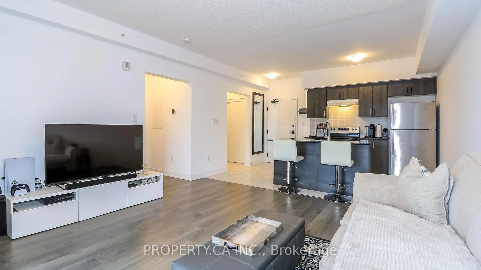Photo 6 of Unit 212, 4 Spice Way, Barrie, Rural Barrie Southeast — HOMEH