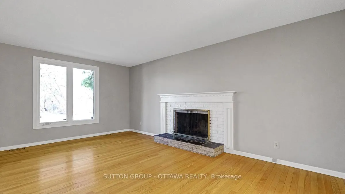 Photo 11 of 38 Beaver Ridge, Ottawa, City View/Skyline/Fisher Heights/Parkwood Hills — HOMEH