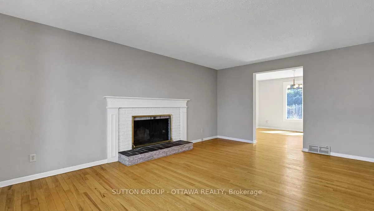 Photo 13 of 38 Beaver Ridge, Ottawa, City View/Skyline/Fisher Heights/Parkwood Hills — HOMEH