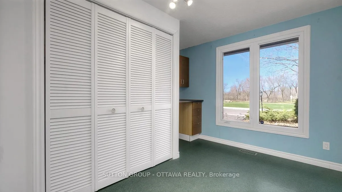 Photo 22 of 38 Beaver Ridge, Ottawa, City View/Skyline/Fisher Heights/Parkwood Hills — HOMEH