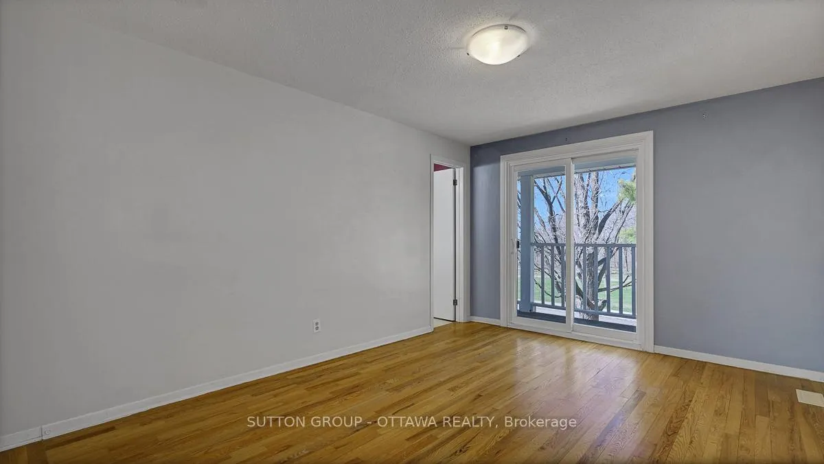 Photo 27 of 38 Beaver Ridge, Ottawa, City View/Skyline/Fisher Heights/Parkwood Hills — HOMEH