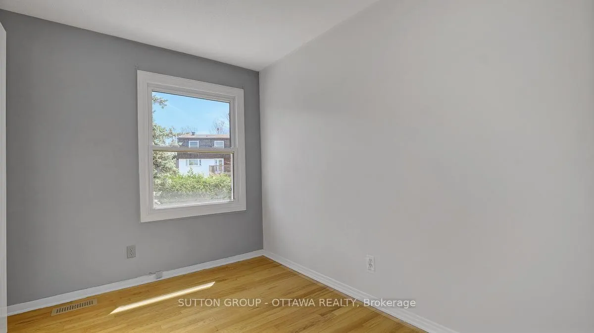 Photo 29 of 38 Beaver Ridge, Ottawa, City View/Skyline/Fisher Heights/Parkwood Hills — HOMEH