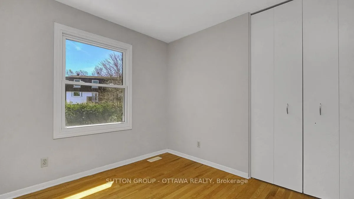 Photo 31 of 38 Beaver Ridge, Ottawa, City View/Skyline/Fisher Heights/Parkwood Hills — HOMEH