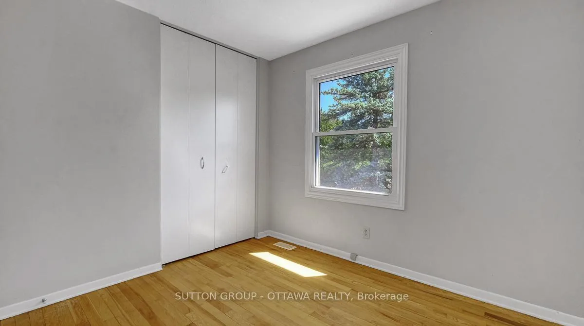Photo 33 of 38 Beaver Ridge, Ottawa, City View/Skyline/Fisher Heights/Parkwood Hills — HOMEH