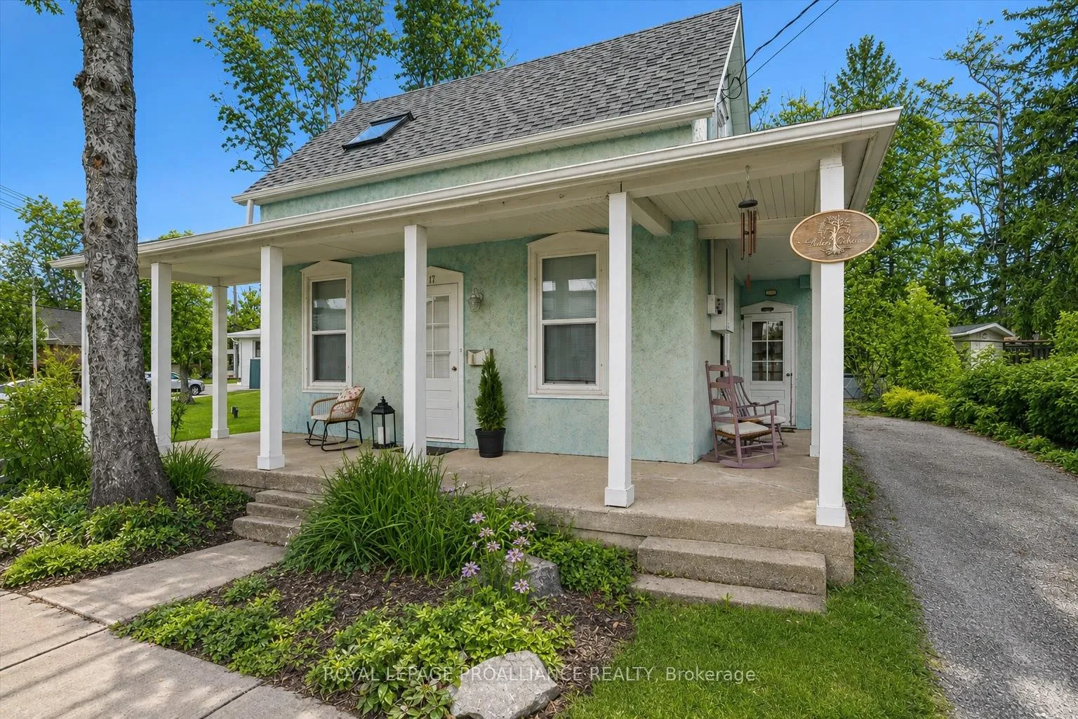 Photo 1 of 17 King Street, Prince Edward County, Picton Ward — HOMEH