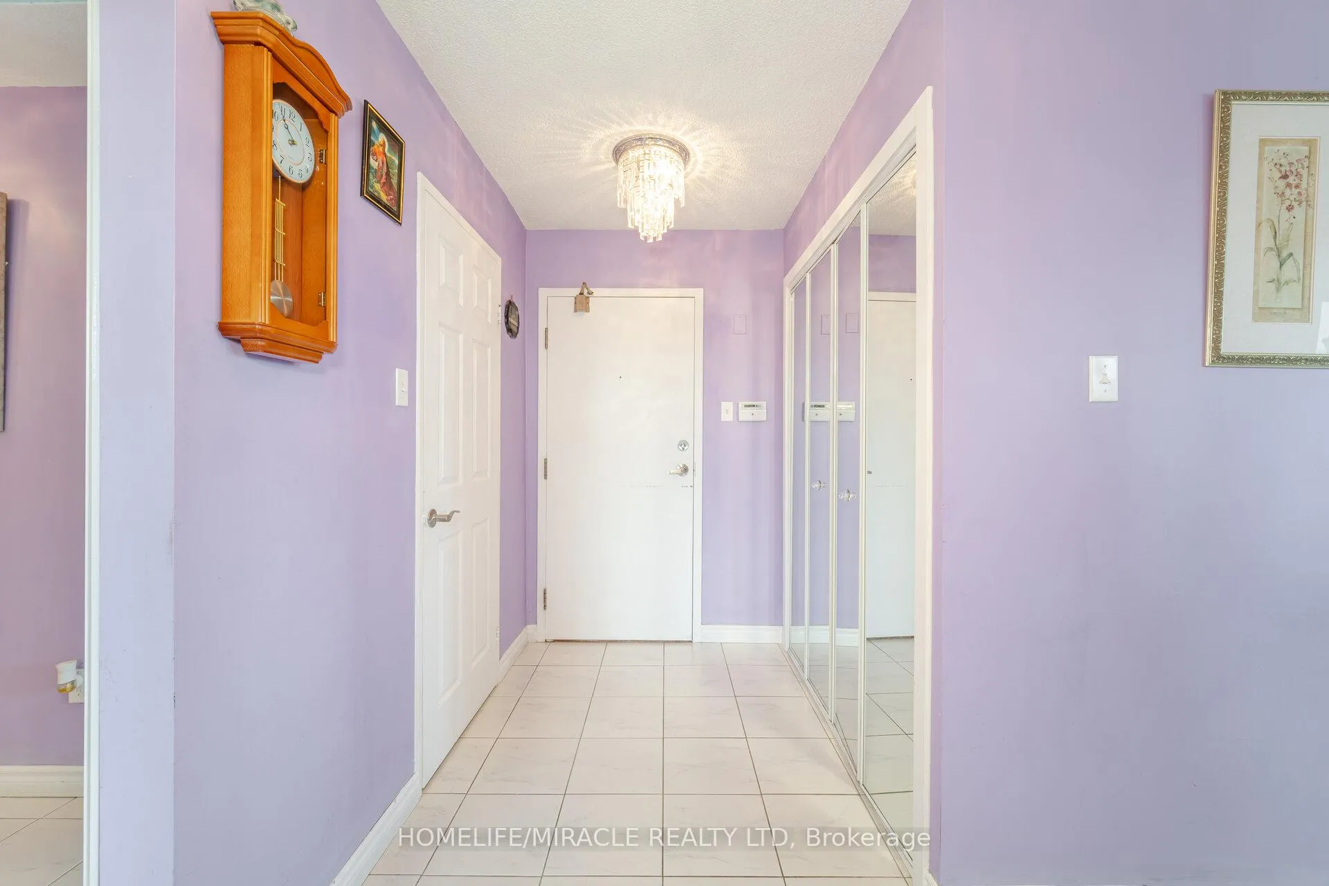 Photo 7 of Unit 401, 26 Hanover Road, Brampton, Queen Street Corridor — HOMEH