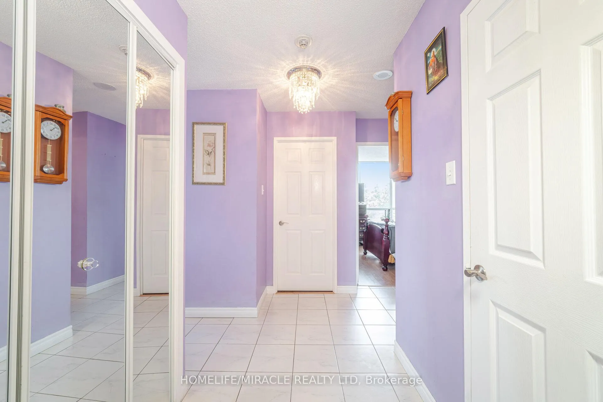 Photo 8 of Unit 401, 26 Hanover Road, Brampton, Queen Street Corridor — HOMEH