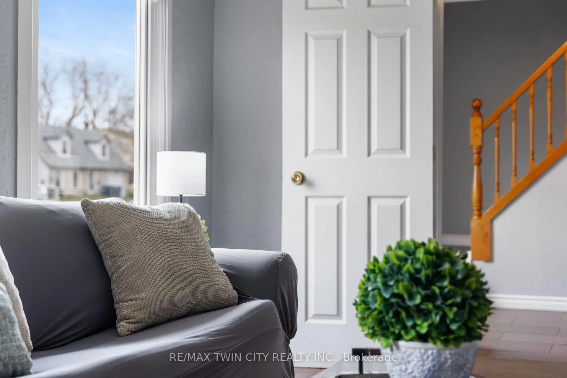 Photo 8 of 769 Scottsdale Drive, Guelph, Kortright West — HOMEH