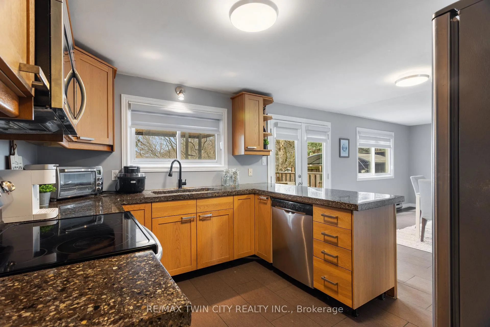Photo 10 of 769 Scottsdale Drive, Guelph, Kortright West — HOMEH
