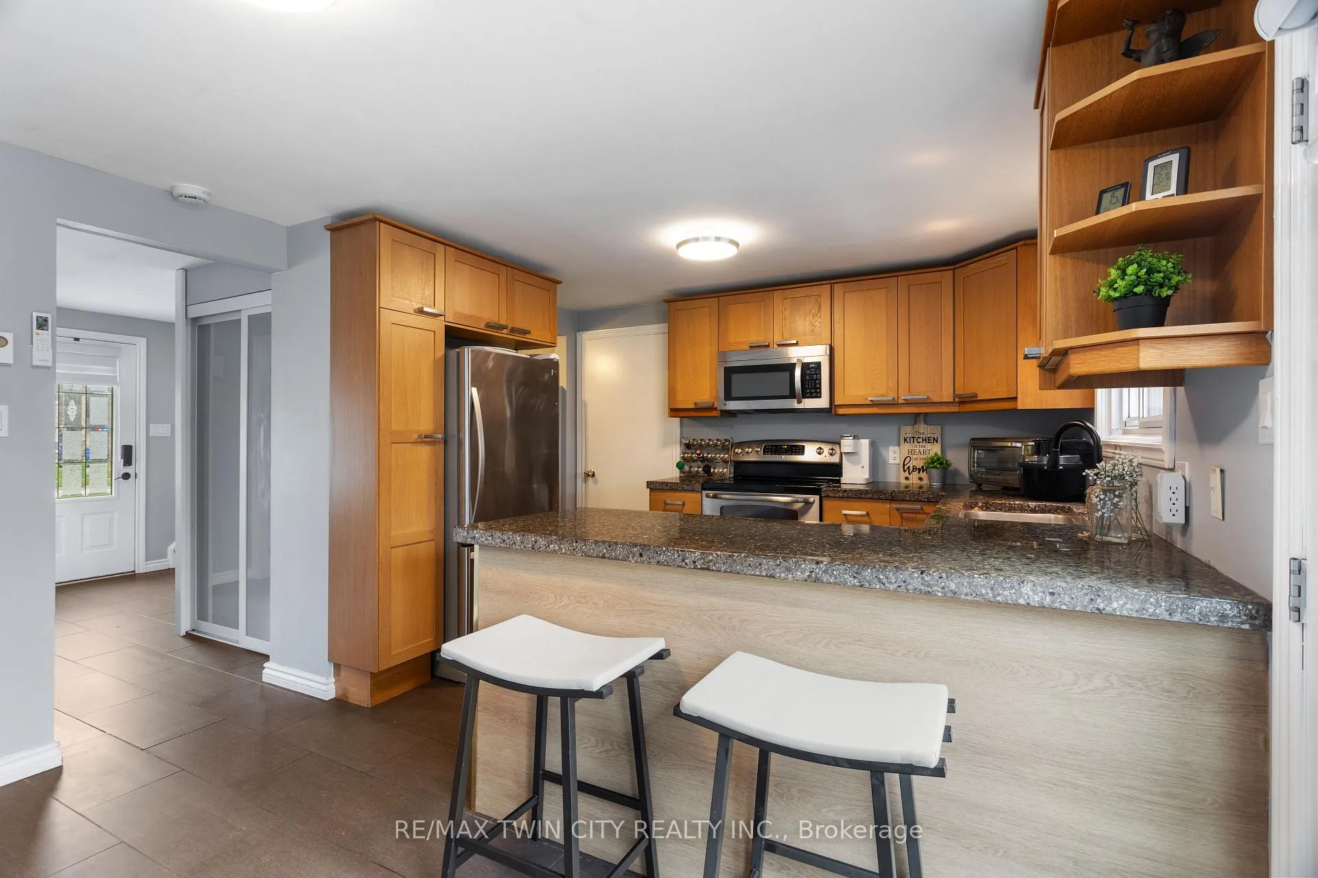 Photo 12 of 769 Scottsdale Drive, Guelph, Kortright West — HOMEH