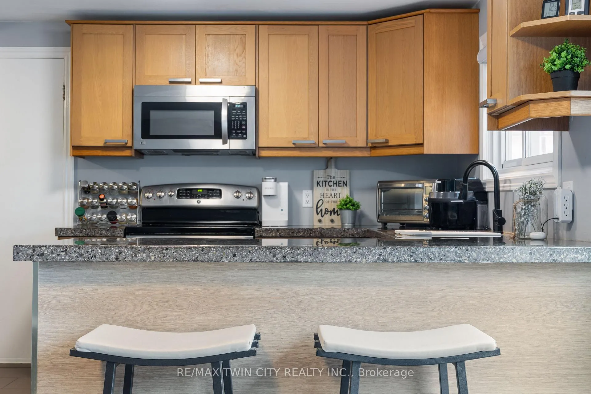 Photo 15 of 769 Scottsdale Drive, Guelph, Kortright West — HOMEH